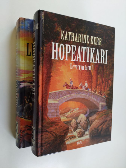 Katharine Kerr : Deverryn taru 1-2 : Hopeatikari ; Lumottu sormus