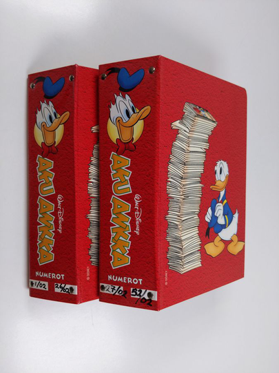 Walt Disney : Aku Ankka vuosikerta 2002 (1-52 kansiossa)