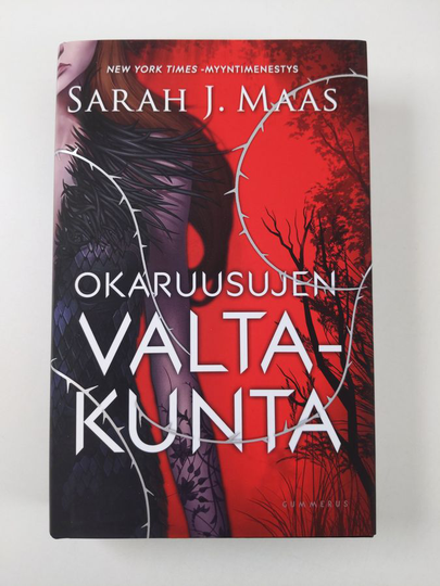 Sarah J. Maas : Okaruusujen valtakunta