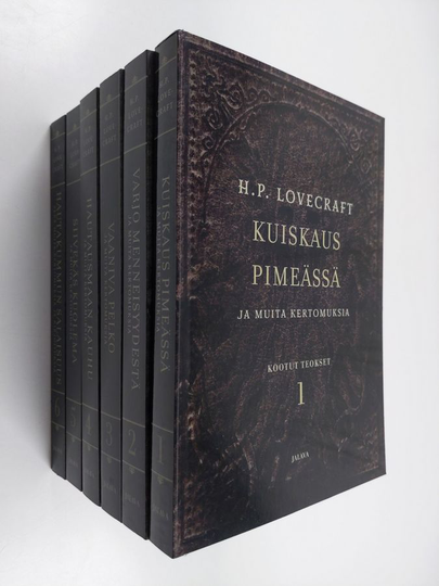 H. P. Lovecraft : Lovecraftin kootut teokset 1-6 : Kuiskaus pimeässä ja muita kertomuksia ; Varjo menneisyydessä ja muita kertomuksia ; Vaaniva pelko