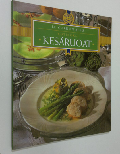 Kay Halsey (toim.) : Kesäruoat