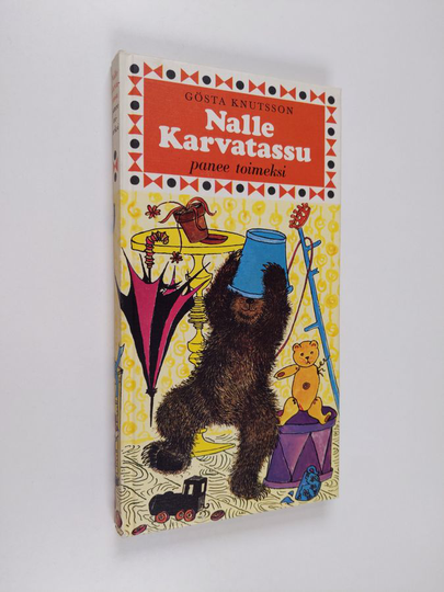 Gösta Knutsson : Nalle Karvatassu panee toimeksi