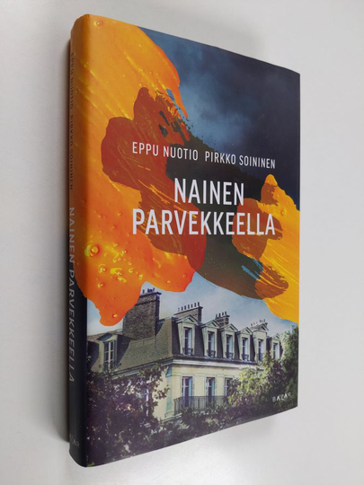 Eppu Nuotio : Nainen parvekkeella