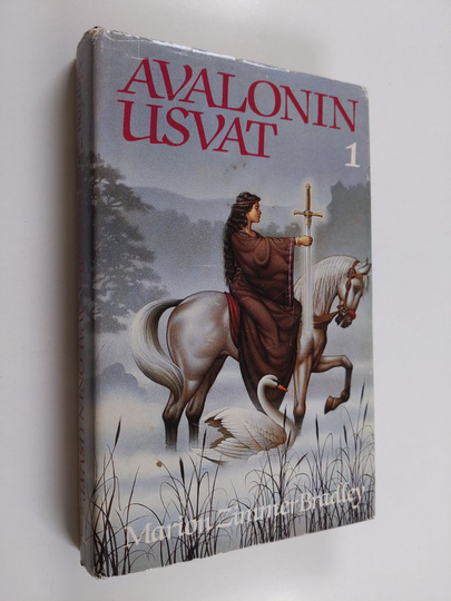 Marion Zimmer Bradley : Avalonin usvat osa 1
