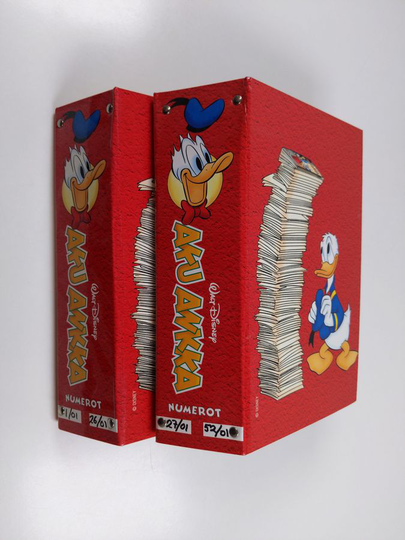 Walt Disney : Aku Ankka vuosikerta 2001 (1-52 kansiossa)