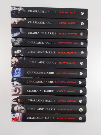 Charlaine Harris : Sookie Stackhouse -sarja (12 kirjaa, puuttuu osa 11)