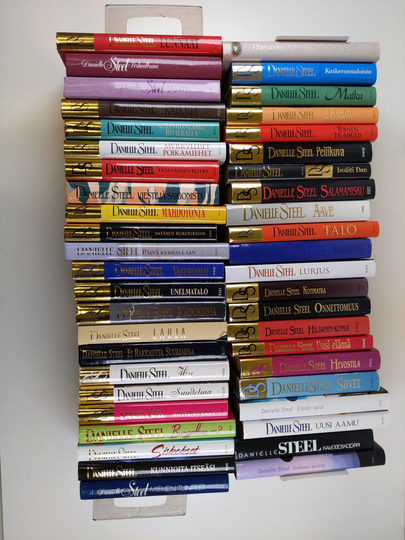 Danielle Steel : Danielle Steel -paketti (45 kirjaa)
