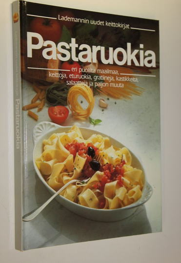 Tuulikki Albeck : Pastaruokia eri puolilta maailmaa : keittoja, eturuokia, gratiineja, kastikkeita, salaatteja ja paljon muuta
