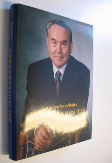 Nursultan Nazarbajev : Kazakstanin tie