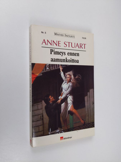 Anne Stuart : Pimeys ennen aamunkoittoa