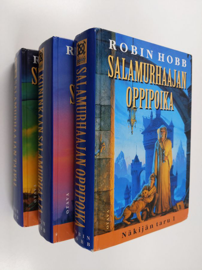 Robin Hobb : Näkijän taru 1-3 : Salamurhaajan oppipoika ; Kuninkaan salamurhaaja ; Salamurhaajan taival