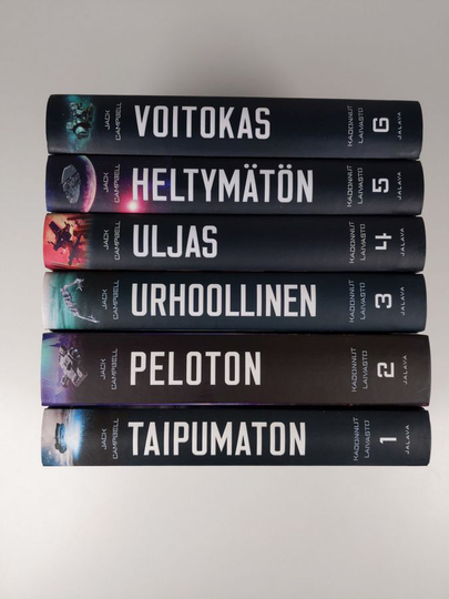 Jack Campbell : Kadonnut laivasto 1-6 : Taipumaton ; Peloton ; Urhoollinen ; Uljas ; Heltymätön ; Voitokas