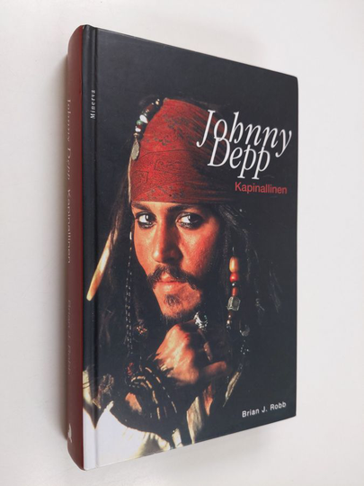 Brian J. Robb : Johnny Depp : kapinallinen